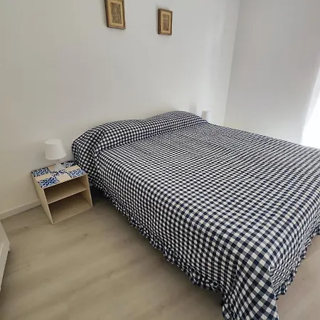 Carlo's Zr141 Market 아파트 *