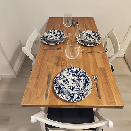 Carlo's Zr141 Market 아파트